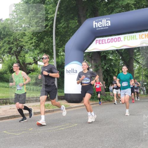29.06.2025 - hella hamburg halbmarathon KatJ http://msf.ph/oto/8382310 29.06.2025 10:25:23 Zwischen KM18-KM19 1385, 2399, 6915, 7152, 7154 meine-sportfotos.de
