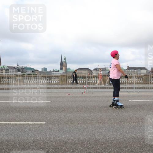 29.06.2025 - hella hamburg halbmarathon Lena Gebhardt http://msf.ph/oto/8382348 29.06.2025 09:15:11 Lombardsbrücke  meine-sportfotos.de