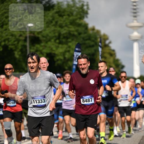 29.06.2025 - hella hamburg halbmarathon Dr. Thomas Lammeyer http://msf.ph/oto/8382371 29.06.2025 09:59:10 Kennedybrücke 1200, 1630, 1683, 1696, 1706, 1884, 2207, 2274, 2287, 2411, 2706, 2708, 3087, 3209, 3213, 3435, 3692, 3747, 3985, 4093, 4121, 4189, 4345, 4847, 4890, 5102, 5421, 5459, 5638, 5915, 6009, 6027, 6054, 6158, 6421, 6532, 6662, 6691, 6836, 6938, 7052, 7312, 7367, 7659, 8139, 8153, 8205, 8216, 8218, 8302, 8371, 8454, 8487, 8577, 8693, 8720, 8856, 8889, 8899, 8927, 8955, 9031, 9032, 9386, 9529, 9649, 9720, 9786, 9869, 9959, 10053, 10115, 10184, 10263, 10423, 11356 meine-sportfotos.de