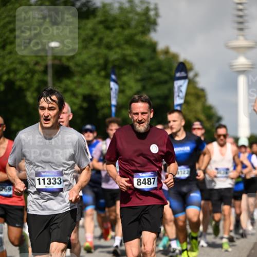 29.06.2025 - hella hamburg halbmarathon Dr. Thomas Lammeyer http://msf.ph/oto/8382409 29.06.2025 09:59:10 Kennedybrücke 1200, 1630, 1683, 1696, 1706, 1884, 2207, 2274, 2287, 2411, 2706, 2708, 3087, 3209, 3213, 3435, 3692, 3747, 3985, 4093, 4121, 4189, 4345, 4847, 4890, 5102, 5421, 5459, 5638, 5915, 6009, 6027, 6054, 6158, 6421, 6532, 6662, 6691, 6836, 6938, 7052, 7312, 7367, 7659, 8139, 8153, 8205, 8216, 8218, 8302, 8371, 8454, 8487, 8577, 8693, 8720, 8856, 8889, 8899, 8927, 8955, 9031, 9032, 9386, 9529, 9649, 9720, 9786, 9869, 9959, 10053, 10115, 10184, 10263, 10423, 11356 meine-sportfotos.de