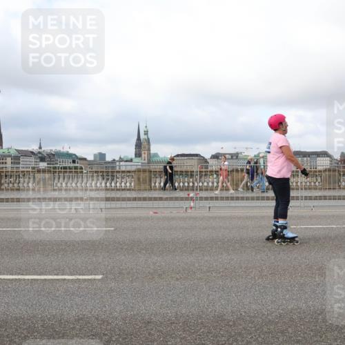 29.06.2025 - hella hamburg halbmarathon Lena Gebhardt http://msf.ph/oto/8382415 29.06.2025 09:15:11 Lombardsbrücke 11811 meine-sportfotos.de