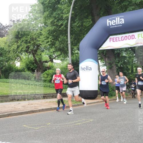 29.06.2025 - hella hamburg halbmarathon KatJ http://msf.ph/oto/8382488 29.06.2025 10:25:25 Zwischen KM18-KM19 1385, 2399, 3959, 6915, 7152, 7154 meine-sportfotos.de