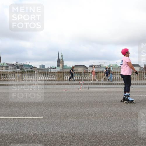 29.06.2025 - hella hamburg halbmarathon Lena Gebhardt http://msf.ph/oto/8382506 29.06.2025 09:15:11 Lombardsbrücke  meine-sportfotos.de