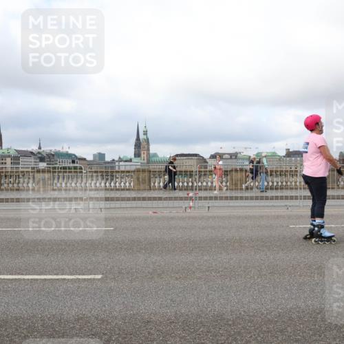 29.06.2025 - hella hamburg halbmarathon Lena Gebhardt http://msf.ph/oto/8382541 29.06.2025 09:15:11 Lombardsbrücke  meine-sportfotos.de