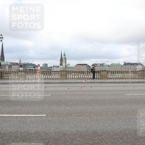 29.06.2025 - hella hamburg halbmarathon Lena Gebhardt http://msf.ph/oto/8382560 29.06.2025 09:15:15 Lombardsbrücke 519 meine-sportfotos.de