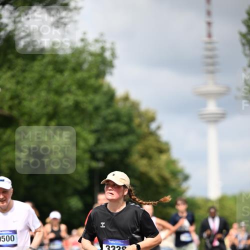 29.06.2025 - hella hamburg halbmarathon Dr. Thomas Lammeyer http://msf.ph/oto/8382604 29.06.2025 10:42:45 Kennedybrücke 1394, 1596, 1791, 1901, 2113, 2151, 3094, 3095, 3242, 3323, 3338, 3635, 3716, 3841, 3927, 4921, 5085, 5089, 5155, 5161, 5300, 5713, 5790, 6199, 6200, 6695, 6696, 6751, 6930, 7117, 7118, 7119, 7148, 7165, 7244, 7371, 7552, 7692, 7849, 7914, 8583, 8615, 8635, 8747, 9424, 9500, 9689, 9699, 10584 meine-sportfotos.de