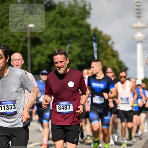 29.06.2025 - hella hamburg halbmarathon Dr. Thomas Lammeyer http://msf.ph/oto/8382754 29.06.2025 09:59:11 Kennedybrücke 1200, 1630, 1683, 1696, 1706, 1884, 2207, 2287, 2411, 2706, 2708, 3087, 3213, 3435, 3692, 3747, 3985, 4088, 4093, 4121, 4189, 4345, 4847, 4890, 5102, 5421, 5459, 5638, 5915, 6009, 6027, 6054, 6158, 6421, 6532, 6662, 6691, 6836, 6938, 7052, 7312, 7367, 7659, 8139, 8153, 8205, 8216, 8218, 8302, 8371, 8454, 8487, 8577, 8693, 8720, 8856, 8889, 8899, 8927, 8955, 9031, 9032, 9386, 9529, 9649, 9786, 9869, 9959, 10053, 10115, 10184, 10263, 10423, 11356 meine-sportfotos.de