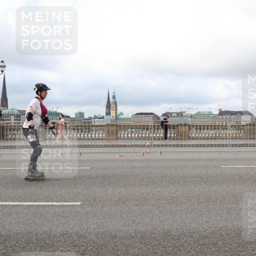 29.06.2025 - hella hamburg halbmarathon Lena Gebhardt http://msf.ph/oto/8382815 29.06.2025 09:15:16 Lombardsbrücke 519 meine-sportfotos.de