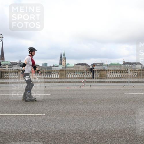 29.06.2025 - hella hamburg halbmarathon Lena Gebhardt http://msf.ph/oto/8382896 29.06.2025 09:15:16 Lombardsbrücke 519 meine-sportfotos.de