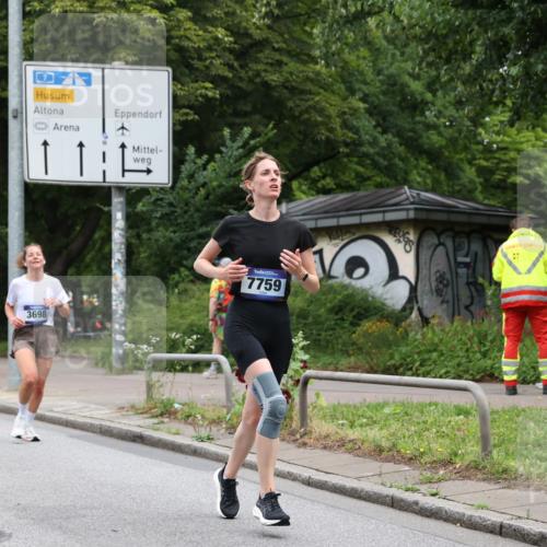 29.06.2025 - hella hamburg halbmarathon Yannick Fuchs http://msf.ph/oto/8382921 29.06.2025 10:55:02 20KM 1188, 1414, 1453, 1823, 2322, 2323, 2426, 2661, 3698, 5379, 5602, 5603, 5775, 6201, 6674, 6708, 6757, 6921, 7006, 7250, 7306, 7759, 7761, 8177, 8483, 8662, 9020, 9021, 9071, 9611, 9984, 10295, 11623, 11702, 11782, 12377, 12789, 12908, 13459, 13516, 15269, 16621, 17145, 17181, 17226, 17951, 18133, 18757, 19117, 19146, 19242 meine-sportfotos.de