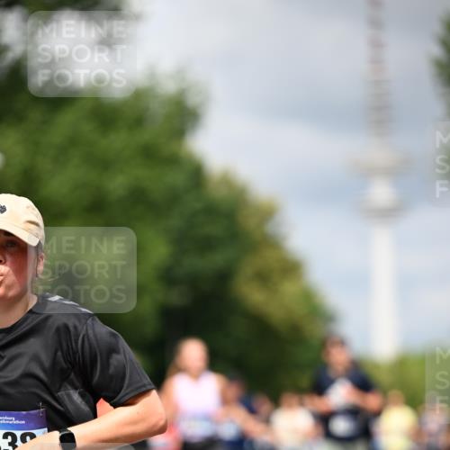 29.06.2025 - hella hamburg halbmarathon Dr. Thomas Lammeyer http://msf.ph/oto/8382922 29.06.2025 10:42:47 Kennedybrücke 1394, 1457, 1596, 1721, 1791, 1901, 2113, 2151, 2786, 3094, 3095, 3242, 3323, 3338, 3635, 3716, 3841, 3927, 4139, 4259, 4260, 5085, 5089, 5155, 5161, 5300, 5713, 5790, 6199, 6200, 6695, 6696, 6751, 6930, 7117, 7118, 7119, 7148, 7165, 7244, 7371, 7552, 7692, 7849, 7914, 8583, 8615, 8635, 8747, 9004, 9424, 9500, 9689, 9699, 10584 meine-sportfotos.de