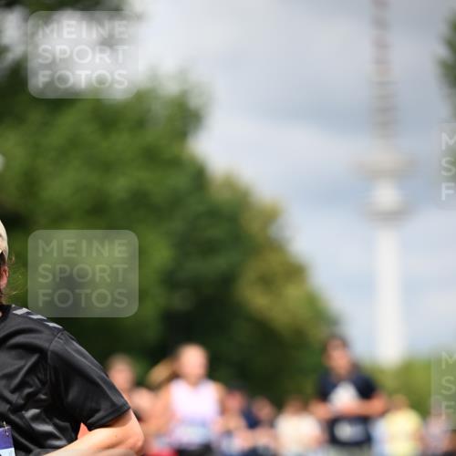 29.06.2025 - hella hamburg halbmarathon Dr. Thomas Lammeyer http://msf.ph/oto/8382944 29.06.2025 10:42:47 Kennedybrücke 1394, 1457, 1596, 1721, 1791, 1901, 2113, 2151, 2786, 3094, 3095, 3242, 3323, 3338, 3635, 3716, 3841, 3927, 4139, 4259, 4260, 5085, 5089, 5155, 5161, 5300, 5713, 5790, 6199, 6200, 6695, 6696, 6751, 6930, 7117, 7118, 7119, 7148, 7165, 7244, 7371, 7552, 7692, 7849, 7914, 8583, 8615, 8635, 8747, 9004, 9424, 9500, 9689, 9699, 10584 meine-sportfotos.de