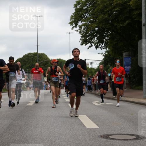 29.06.2025 - hella hamburg halbmarathon Yannick Fuchs http://msf.ph/oto/8382958 29.06.2025 10:55:03 20KM 1188, 1414, 1453, 1823, 2426, 2661, 3698, 5379, 5602, 5603, 5775, 6201, 6674, 6708, 6757, 6921, 7006, 7250, 7306, 7759, 7761, 8177, 8483, 8662, 9020, 9021, 9071, 9611, 9984, 10295, 11623, 11702, 11782, 12377, 12789, 12908, 13459, 13516, 13558, 15269, 16621, 17145, 17181, 17226, 17951, 18133, 18757, 19117, 19146, 19242 meine-sportfotos.de