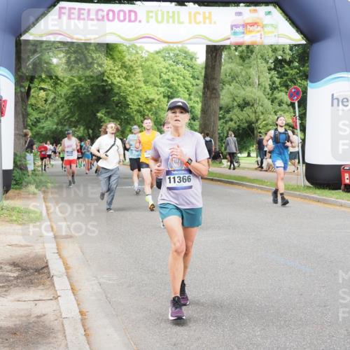 29.06.2025 - hella hamburg halbmarathon MichiJ http://msf.ph/oto/8382979 29.06.2025 10:46:47 Zwischen KM18-KM19 3780, 6327, 8481, 9741, 10271, 11366, 11937, 13993, 14471, 14577, 17304, 18063 meine-sportfotos.de