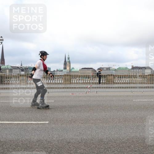 29.06.2025 - hella hamburg halbmarathon Lena Gebhardt http://msf.ph/oto/8382988 29.06.2025 09:15:16 Lombardsbrücke 519 meine-sportfotos.de