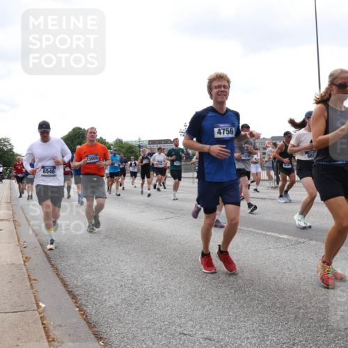 29.06.2025 - hella hamburg halbmarathon Lena Gebhardt http://msf.ph/oto/8383045 29.06.2025 10:40:23 Lombardsbrücke 6548, 13005, 11717, 4756, 13290, 12444, 667, 1018, 1037, 1058, 1076, 1291, 1586, 1691, 1899, 2019, 2042, 2109, 2206, 2254, 2515, 2572, 2762, 2763, 2866, 2888, 3237, 3293, 3295, 3515, 3607, 3808, 3810, 4173, 4271, 4411, 4471, 4612, 4756, 4906, 5059, 5113, 5229, 5263, 5351, 5352, 5654, 5702, 5877, 5901, 5975, 6076, 6097, 6229, 6278, 6280, 6363, 6463, 6548, 6673, 6698, 6750, 6866, 6876, 6890, 6920, 7108, 7174, 7455, 7456, 7675, 7850, 7956, 8307, 8378, 8391 meine-sportfotos.de