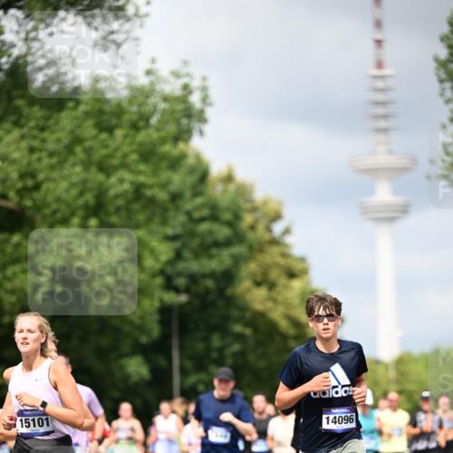 29.06.2025 - hella hamburg halbmarathon Dr. Thomas Lammeyer http://msf.ph/oto/8383263 29.06.2025 10:42:49 Kennedybrücke 1457, 1596, 1721, 1791, 2113, 2151, 2486, 2693, 2786, 3094, 3095, 3242, 3323, 3338, 3716, 3841, 3927, 4139, 4155, 4259, 4260, 5085, 5089, 5155, 5161, 5300, 5713, 6199, 6200, 6695, 6696, 6751, 6930, 7117, 7118, 7119, 7165, 7371, 7552, 7561, 7692, 7849, 7914, 8583, 8615, 8635, 8747, 9004, 9424, 9500, 9689, 9699, 10584 meine-sportfotos.de