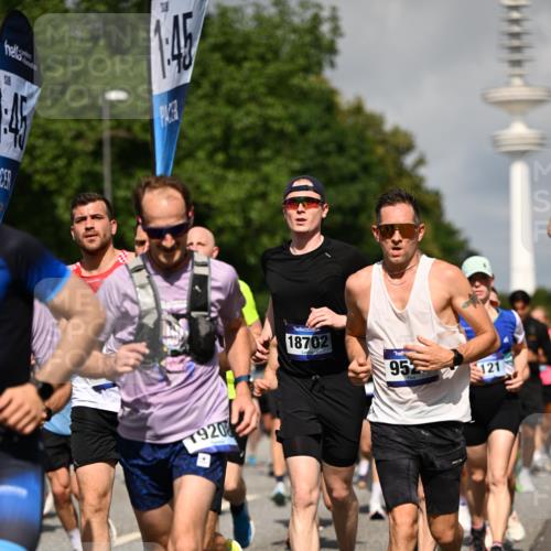 29.06.2025 - hella hamburg halbmarathon Dr. Thomas Lammeyer http://msf.ph/oto/8383292 29.06.2025 09:59:13 Kennedybrücke 1200, 1630, 1683, 1696, 1706, 1884, 2207, 2287, 2411, 2706, 2708, 3087, 3213, 3435, 3692, 3747, 3985, 4088, 4093, 4121, 4189, 4324, 4345, 4847, 4890, 5102, 5421, 5459, 5638, 5915, 6009, 6027, 6054, 6158, 6421, 6532, 6662, 6691, 6836, 6938, 7052, 7312, 7367, 7659, 8139, 8153, 8205, 8216, 8218, 8234, 8302, 8371, 8454, 8487, 8577, 8693, 8720, 8856, 8889, 8899, 8927, 8955, 8977, 9032, 9386, 9529, 9649, 9786, 9869, 9959, 10053, 10115, 10184, 10263, 10423, 11356 meine-sportfotos.de
