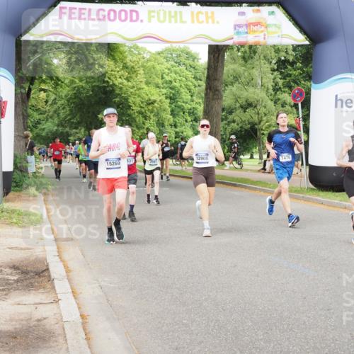 29.06.2025 - hella hamburg halbmarathon MichiJ http://msf.ph/oto/8383296 29.06.2025 10:46:51 Zwischen KM18-KM19 3780, 6327, 7476, 8481, 8531, 9741, 10271, 11366, 13993, 14471, 14577, 14631, 15269, 18063, 18624 meine-sportfotos.de