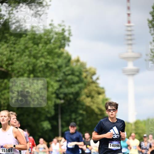29.06.2025 - hella hamburg halbmarathon Dr. Thomas Lammeyer http://msf.ph/oto/8383323 29.06.2025 10:42:49 Kennedybrücke 1457, 1596, 1721, 1791, 2113, 2151, 2486, 2693, 2786, 3094, 3095, 3242, 3323, 3338, 3716, 3841, 3927, 4139, 4155, 4259, 4260, 5085, 5089, 5155, 5161, 5300, 5713, 6199, 6200, 6695, 6696, 6751, 6930, 7117, 7118, 7119, 7165, 7371, 7552, 7561, 7692, 7849, 7914, 8583, 8615, 8635, 8747, 9004, 9424, 9500, 9689, 9699, 10584 meine-sportfotos.de