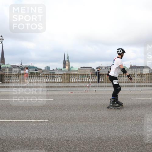 29.06.2025 - hella hamburg halbmarathon Lena Gebhardt http://msf.ph/oto/8383356 29.06.2025 09:15:16 Lombardsbrücke 519 meine-sportfotos.de