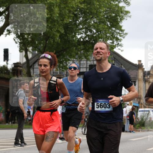 29.06.2025 - hella hamburg halbmarathon Yannick Fuchs http://msf.ph/oto/8383424 29.06.2025 10:55:06 20KM 1188, 1453, 1823, 2426, 2661, 3698, 5379, 5602, 5603, 5613, 5775, 6674, 6708, 6921, 7250, 7306, 7759, 7761, 8177, 8483, 8662, 9021, 9071, 9611, 9984, 10295, 10882, 11515, 12377, 12789, 12908, 13459, 13516, 13558, 16621, 17145, 17181, 17226, 17670, 17951, 18133, 18757, 19117, 19146, 19242 meine-sportfotos.de