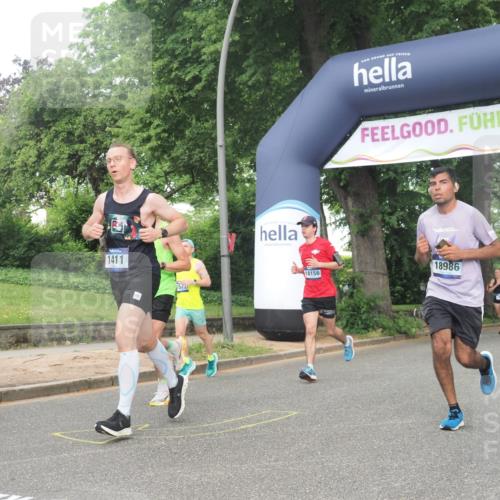 29.06.2025 - hella hamburg halbmarathon KatJ http://msf.ph/oto/8383510 29.06.2025 10:25:32 Zwischen KM18-KM19 1411, 1571, 3959, 5315, 5961, 8362 meine-sportfotos.de