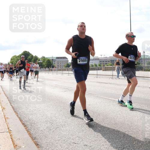 29.06.2025 - hella hamburg halbmarathon Lena Gebhardt http://msf.ph/oto/8383650 29.06.2025 10:15:41 Lombardsbrücke 2989, 6576, 14552, 1440, 1524, 2076, 2110, 2720, 2989, 3167, 3417, 3650, 4007, 4466, 4492, 4494, 5069, 5271, 5739, 5986, 6376, 6576, 7452, 7809, 7810, 7897, 7941, 7942, 8256, 8746, 8885, 9192, 9307, 9423, 9657, 9675, 9847, 9997, 10108, 10608, 10775, 10858, 11113, 11303, 11478, 11774, 11783, 11818, 12427, 12457, 12469, 12521, 13179, 13197, 13453, 13500, 13818, 13951, 14413, 14423, 14550, 14552, 15150, 15307, 15740 meine-sportfotos.de