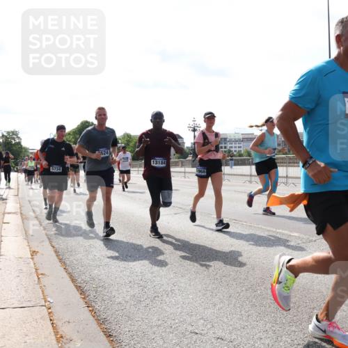 29.06.2025 - hella hamburg halbmarathon Lena Gebhardt http://msf.ph/oto/8383655 29.06.2025 10:02:51 Lombardsbrücke 5734, 524, 13184, 1968, 10128, 6752, 1128, 1254, 1414, 1482, 1702, 1733, 2685, 2712, 2780, 2782, 2810, 2819, 3225, 3630, 3780, 3919, 3976, 4066, 4204, 4613, 4665, 4904, 5734, 6208, 6217, 6708, 6752, 6815, 6860, 6997, 7049, 7210, 7211, 7323, 7869, 7888, 8003, 8364, 8481, 8483, 8614, 8624, 8662, 8749, 9006, 9131, 9439, 9554, 9986, 10128, 10295, 10539, 11191, 11250, 11515, 11670, 11702, 11782, 11935, 11968, 12169, 12422, 12908, 13664, 13874, 14224 meine-sportfotos.de
