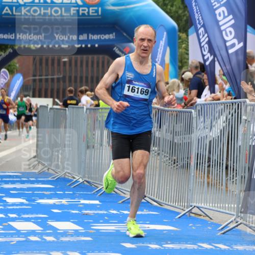 29.06.2025 - hella hamburg halbmarathon Strokosch-Dieckow http://msf.ph/oto/8383687 29.06.2025 10:23:32 Ziel 35, 52, 7834, 9385, 16169, 17771 meine-sportfotos.de