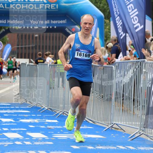 29.06.2025 - hella hamburg halbmarathon Strokosch-Dieckow http://msf.ph/oto/8383714 29.06.2025 10:23:32 Ziel 35, 52, 7834, 9385, 16169, 17771 meine-sportfotos.de