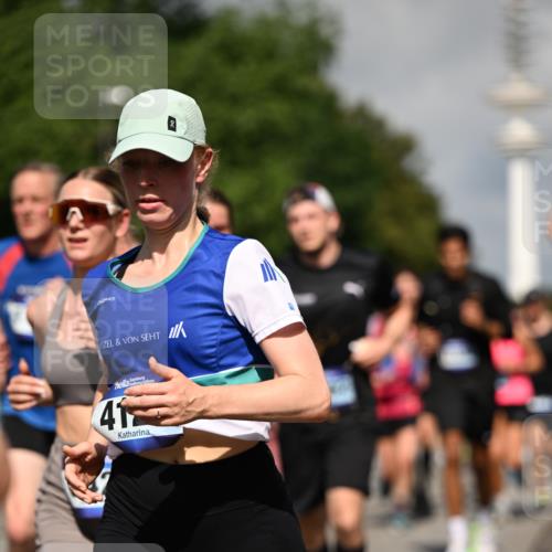 29.06.2025 - hella hamburg halbmarathon Dr. Thomas Lammeyer http://msf.ph/oto/8383789 29.06.2025 09:59:16 Kennedybrücke 1200, 1461, 1630, 1683, 1696, 1706, 1884, 2207, 2287, 2411, 2706, 2708, 3087, 3213, 3435, 3692, 3747, 3985, 4088, 4093, 4121, 4189, 4324, 4345, 4601, 4847, 4890, 5102, 5421, 5459, 5638, 5915, 6009, 6027, 6054, 6421, 6532, 6662, 6691, 6836, 6938, 7052, 7056, 7312, 7367, 7659, 8139, 8153, 8205, 8216, 8218, 8234, 8302, 8371, 8454, 8487, 8577, 8693, 8720, 8856, 8899, 8927, 8955, 8977, 9386, 9529, 9786, 9959, 10053, 10115, 10184, 10263, 11356 meine-sportfotos.de