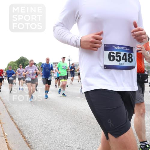 29.06.2025 - hella hamburg halbmarathon Lena Gebhardt http://msf.ph/oto/8383812 29.06.2025 10:40:25 Lombardsbrücke 5113, 5351, 110, 1341, 6548, 1018, 1037, 1058, 1076, 1291, 1691, 2019, 2042, 2109, 2173, 2206, 2254, 2515, 2572, 2762, 2763, 2866, 2888, 3237, 3293, 3295, 3515, 3607, 3808, 3810, 4044, 4173, 4271, 4411, 4471, 4612, 4756, 4906, 5059, 5113, 5229, 5263, 5351, 5352, 5702, 5877, 5901, 5975, 6076, 6097, 6163, 6229, 6278, 6280, 6363, 6463, 6548, 6673, 6750, 6866, 6876, 6890, 6920, 7108, 7174, 7455, 7456, 7675, 7850, 7956, 8307, 8378, 8391 meine-sportfotos.de