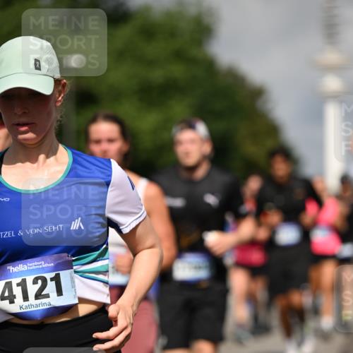 29.06.2025 - hella hamburg halbmarathon Dr. Thomas Lammeyer http://msf.ph/oto/8383849 29.06.2025 09:59:16 Kennedybrücke 1200, 1461, 1630, 1683, 1696, 1706, 1884, 2207, 2287, 2411, 2706, 2708, 3087, 3213, 3435, 3692, 3747, 3985, 4088, 4093, 4121, 4189, 4324, 4345, 4601, 4847, 4890, 5102, 5421, 5459, 5638, 5915, 6009, 6027, 6054, 6421, 6532, 6662, 6691, 6836, 6938, 7052, 7056, 7312, 7367, 7659, 8139, 8153, 8205, 8216, 8218, 8234, 8302, 8371, 8454, 8487, 8577, 8693, 8720, 8856, 8899, 8927, 8955, 8977, 9386, 9529, 9786, 9959, 10053, 10115, 10184, 10263, 11356 meine-sportfotos.de
