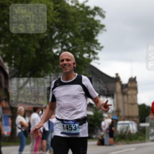 29.06.2025 - hella hamburg halbmarathon Yannick Fuchs http://msf.ph/oto/8383872 29.06.2025 10:55:07 20KM 1188, 1453, 1823, 2426, 2661, 3698, 5379, 5602, 5603, 5613, 5775, 6674, 6708, 6921, 7250, 7306, 7759, 7761, 8177, 8483, 9071, 9453, 9611, 9984, 10295, 10882, 11515, 12377, 12789, 12908, 13459, 13516, 13558, 16621, 17145, 17181, 17226, 17670, 17951, 18133, 18757, 19117, 19146, 19242 meine-sportfotos.de