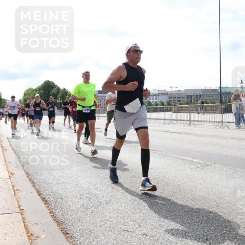 29.06.2025 - hella hamburg halbmarathon Lena Gebhardt http://msf.ph/oto/8383885 29.06.2025 10:15:44 Lombardsbrücke 9192, 1010, 1156, 1440, 1651, 2076, 2110, 2720, 2989, 3167, 3417, 4007, 4466, 4492, 4494, 5069, 5271, 5423, 5739, 6376, 6576, 7452, 7809, 7810, 7897, 7941, 7942, 8256, 8554, 8746, 8885, 9192, 9307, 9423, 9657, 9675, 9784, 9847, 9997, 10108, 10608, 10775, 10858, 11113, 11303, 11478, 11774, 11783, 11818, 12427, 12457, 12469, 12521, 13179, 13197, 13453, 13500, 13818, 13951, 14413, 14423, 14550, 14552, 15150, 15307, 15740 meine-sportfotos.de