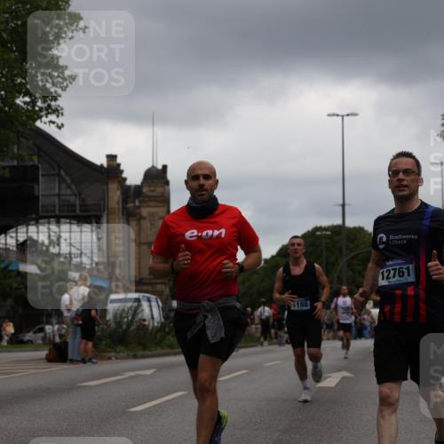29.06.2025 - hella hamburg halbmarathon Yannick Fuchs http://msf.ph/oto/8383904 29.06.2025 10:55:07 20KM 1188, 1453, 1823, 2426, 2661, 3698, 5379, 5602, 5603, 5613, 5775, 6674, 6708, 6921, 7250, 7306, 7759, 7761, 8177, 8483, 9071, 9453, 9611, 9984, 10295, 10882, 11515, 12377, 12789, 12908, 13459, 13516, 13558, 16621, 17145, 17181, 17226, 17670, 17951, 18133, 18757, 19117, 19146, 19242 meine-sportfotos.de