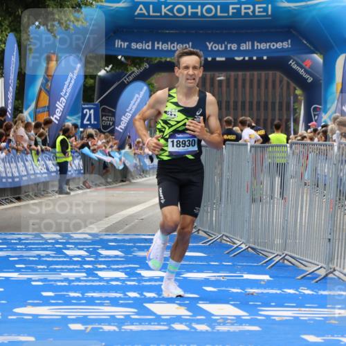 29.06.2025 - hella hamburg halbmarathon Strokosch-Dieckow http://msf.ph/oto/8384301 29.06.2025 10:23:07 Ziel 4128, 7862, 18930 meine-sportfotos.de