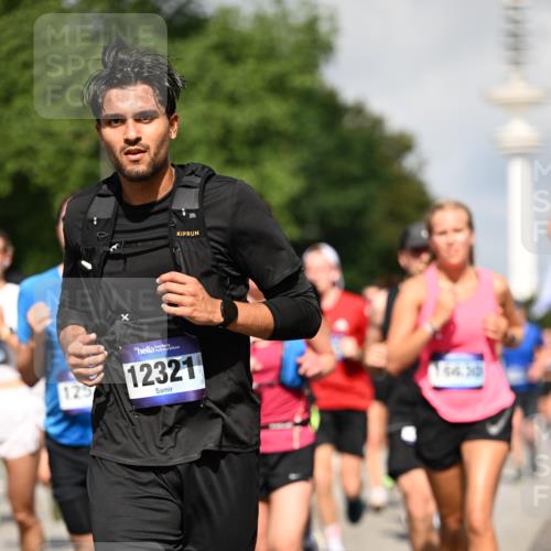 29.06.2025 - hella hamburg halbmarathon Dr. Thomas Lammeyer http://msf.ph/oto/8384327 29.06.2025 09:59:19 Kennedybrücke 1151, 1200, 1461, 1630, 1683, 1689, 1696, 1706, 1884, 2207, 2706, 2708, 3213, 3435, 3654, 3692, 3985, 4088, 4121, 4189, 4324, 4345, 4601, 4847, 4890, 5102, 5421, 5459, 5638, 5915, 6009, 6027, 6054, 6421, 6532, 6691, 6938, 7052, 7056, 7269, 7312, 7367, 7657, 8139, 8153, 8205, 8216, 8218, 8234, 8302, 8371, 8454, 8487, 8577, 8720, 8856, 8899, 8927, 8955, 8977, 9386, 9491, 9529, 9786, 9959, 10053, 10115, 10184, 10263, 11356 meine-sportfotos.de