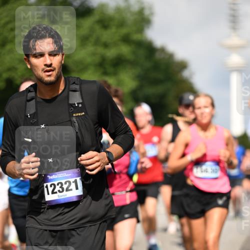 29.06.2025 - hella hamburg halbmarathon Dr. Thomas Lammeyer http://msf.ph/oto/8384351 29.06.2025 09:59:19 Kennedybrücke 1151, 1200, 1461, 1630, 1683, 1689, 1696, 1706, 1884, 2207, 2706, 2708, 3213, 3435, 3654, 3692, 3985, 4088, 4121, 4189, 4324, 4345, 4601, 4847, 4890, 5102, 5421, 5459, 5638, 5915, 6009, 6027, 6054, 6421, 6532, 6691, 6938, 7052, 7056, 7269, 7312, 7367, 7657, 8139, 8153, 8205, 8216, 8218, 8234, 8302, 8371, 8454, 8487, 8577, 8720, 8856, 8899, 8927, 8955, 8977, 9386, 9491, 9529, 9786, 9959, 10053, 10115, 10184, 10263, 11356 meine-sportfotos.de