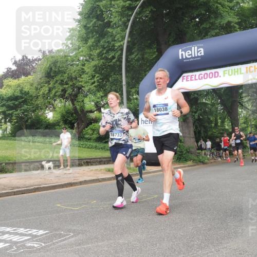 29.06.2025 - hella hamburg halbmarathon KatJ http://msf.ph/oto/8384374 29.06.2025 10:25:39 Zwischen KM18-KM19 1411, 1571, 2196, 4860, 8084, 8362 meine-sportfotos.de