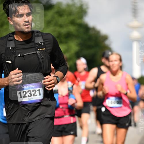 29.06.2025 - hella hamburg halbmarathon Dr. Thomas Lammeyer http://msf.ph/oto/8384386 29.06.2025 09:59:19 Kennedybrücke 1151, 1200, 1461, 1630, 1683, 1689, 1696, 1706, 1884, 2207, 2706, 2708, 3213, 3435, 3654, 3692, 3985, 4088, 4121, 4189, 4324, 4345, 4601, 4847, 4890, 5102, 5421, 5459, 5638, 5915, 6009, 6027, 6054, 6421, 6532, 6691, 6938, 7052, 7056, 7269, 7312, 7367, 7657, 8139, 8153, 8205, 8216, 8218, 8234, 8302, 8371, 8454, 8487, 8577, 8720, 8856, 8899, 8927, 8955, 8977, 9386, 9491, 9529, 9786, 9959, 10053, 10115, 10184, 10263, 11356 meine-sportfotos.de