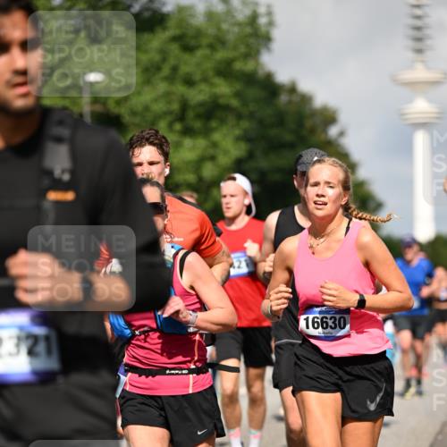 29.06.2025 - hella hamburg halbmarathon Dr. Thomas Lammeyer http://msf.ph/oto/8384412 29.06.2025 09:59:20 Kennedybrücke 1151, 1200, 1461, 1630, 1683, 1689, 1696, 1706, 1884, 2207, 2706, 2708, 3213, 3435, 3654, 3692, 3985, 4033, 4088, 4121, 4189, 4324, 4345, 4601, 4847, 4890, 5102, 5421, 5459, 5915, 6009, 6027, 6054, 6421, 6532, 6691, 6938, 7052, 7056, 7269, 7312, 7332, 7367, 7657, 8139, 8153, 8205, 8216, 8218, 8234, 8302, 8371, 8454, 8487, 8577, 8720, 8856, 8899, 8927, 8955, 8977, 9386, 9491, 9529, 9786, 9934, 9959, 10115, 10184, 10263, 11356 meine-sportfotos.de