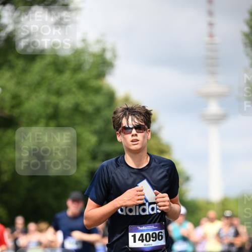 29.06.2025 - hella hamburg halbmarathon Dr. Thomas Lammeyer http://msf.ph/oto/8384458 29.06.2025 10:42:51 Kennedybrücke 1457, 1596, 1721, 2113, 2151, 2486, 2693, 2786, 3094, 3095, 3242, 3323, 3338, 3841, 3927, 4139, 4155, 4259, 4260, 5085, 5089, 5155, 5161, 5300, 6199, 6200, 6695, 6696, 6751, 7117, 7118, 7119, 7165, 7371, 7552, 7561, 7692, 7849, 7914, 8583, 8635, 8747, 9004, 9424, 9500, 9689, 9699, 10584 meine-sportfotos.de