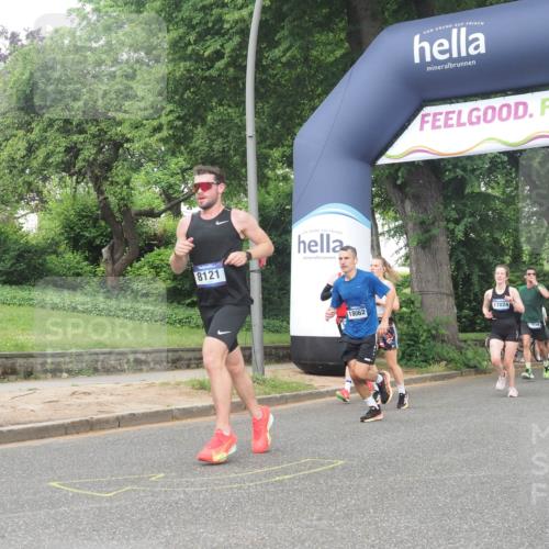 29.06.2025 - hella hamburg halbmarathon KatJ http://msf.ph/oto/8384464 29.06.2025 10:25:42 Zwischen KM18-KM19 2196, 3790, 8084 meine-sportfotos.de