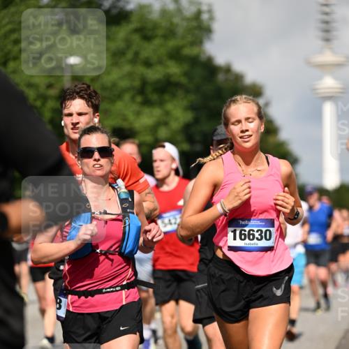 29.06.2025 - hella hamburg halbmarathon Dr. Thomas Lammeyer http://msf.ph/oto/8384473 29.06.2025 09:59:20 Kennedybrücke 1151, 1200, 1461, 1630, 1683, 1689, 1696, 1706, 1884, 2207, 2706, 2708, 3213, 3435, 3654, 3692, 3985, 4033, 4088, 4121, 4189, 4324, 4345, 4601, 4847, 4890, 5102, 5421, 5459, 5915, 6009, 6027, 6054, 6421, 6532, 6691, 6938, 7052, 7056, 7269, 7312, 7332, 7367, 7657, 8139, 8153, 8205, 8216, 8218, 8234, 8302, 8371, 8454, 8487, 8577, 8720, 8856, 8899, 8927, 8955, 8977, 9386, 9491, 9529, 9786, 9934, 9959, 10115, 10184, 10263, 11356 meine-sportfotos.de