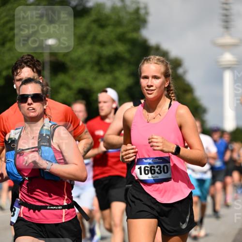 29.06.2025 - hella hamburg halbmarathon Dr. Thomas Lammeyer http://msf.ph/oto/8384536 29.06.2025 09:59:20 Kennedybrücke 1151, 1200, 1461, 1630, 1683, 1689, 1696, 1706, 1884, 2207, 2706, 2708, 3213, 3435, 3654, 3692, 3985, 4033, 4088, 4121, 4189, 4324, 4345, 4601, 4847, 4890, 5102, 5421, 5459, 5915, 6009, 6027, 6054, 6421, 6532, 6691, 6938, 7052, 7056, 7269, 7312, 7332, 7367, 7657, 8139, 8153, 8205, 8216, 8218, 8234, 8302, 8371, 8454, 8487, 8577, 8720, 8856, 8899, 8927, 8955, 8977, 9386, 9491, 9529, 9786, 9934, 9959, 10115, 10184, 10263, 11356 meine-sportfotos.de