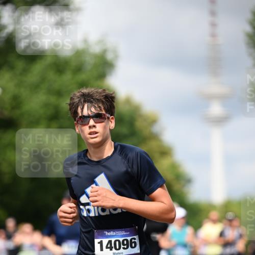 29.06.2025 - hella hamburg halbmarathon Dr. Thomas Lammeyer http://msf.ph/oto/8384551 29.06.2025 10:42:51 Kennedybrücke 1457, 1596, 1721, 2113, 2151, 2486, 2693, 2786, 3094, 3095, 3242, 3323, 3338, 3841, 3927, 4139, 4155, 4259, 4260, 5085, 5089, 5155, 5161, 5300, 6199, 6200, 6695, 6696, 6751, 7117, 7118, 7119, 7165, 7371, 7552, 7561, 7692, 7849, 7914, 8583, 8635, 8747, 9004, 9424, 9500, 9689, 9699, 10584 meine-sportfotos.de