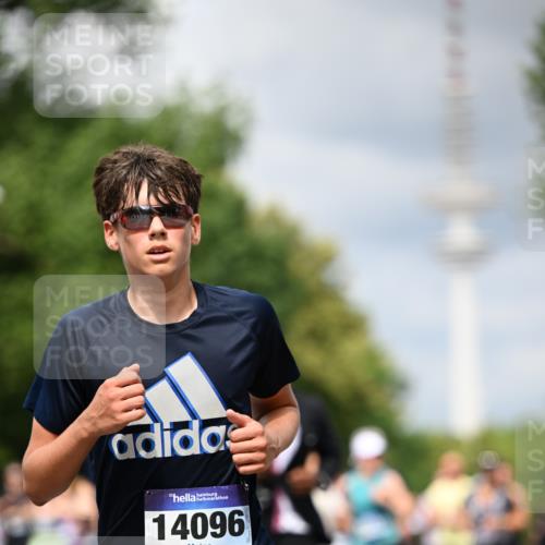29.06.2025 - hella hamburg halbmarathon Dr. Thomas Lammeyer http://msf.ph/oto/8384597 29.06.2025 10:42:52 Kennedybrücke 1457, 1596, 1721, 2113, 2151, 2486, 2693, 2786, 3094, 3095, 3242, 3323, 3338, 3841, 3927, 4139, 4155, 4259, 4260, 5085, 5089, 5155, 5161, 5300, 6199, 6200, 6695, 6696, 6751, 7117, 7118, 7119, 7165, 7371, 7552, 7561, 7692, 7849, 7914, 8583, 8635, 8747, 9004, 9424, 9500, 9689, 9699, 10584 meine-sportfotos.de