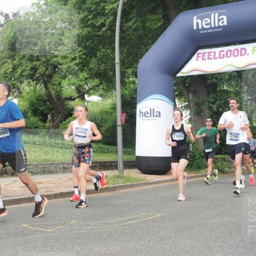 29.06.2025 - hella hamburg halbmarathon KatJ http://msf.ph/oto/8384599 29.06.2025 10:25:43 Zwischen KM18-KM19 2196, 3790, 5092, 5307, 8084 meine-sportfotos.de